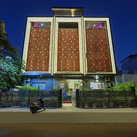 Square9 - A Boutique Hotel Gurgaon Zewnętrze zdjęcie