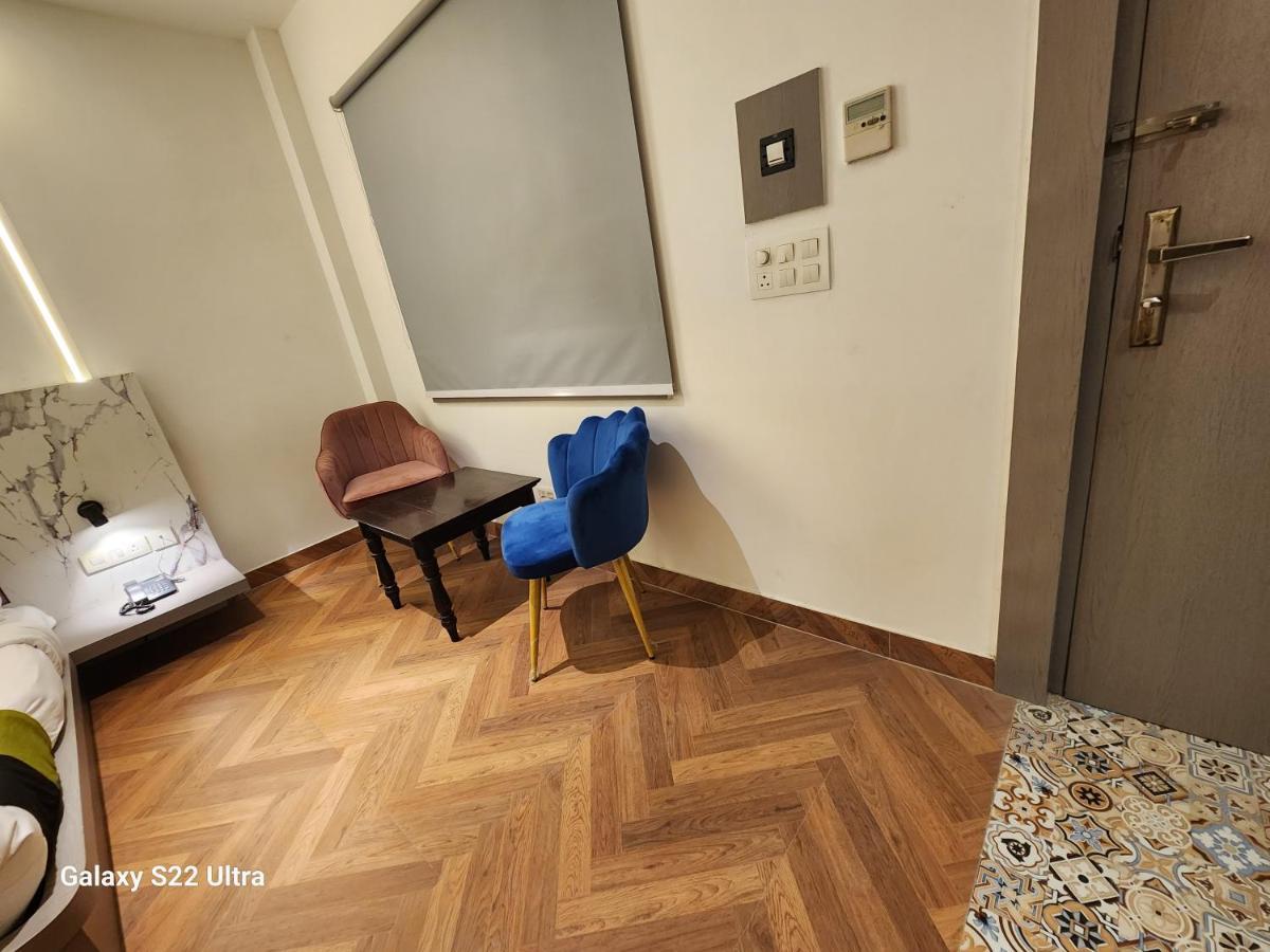 Square9 - A Boutique Hotel Gurgaon Zewnętrze zdjęcie