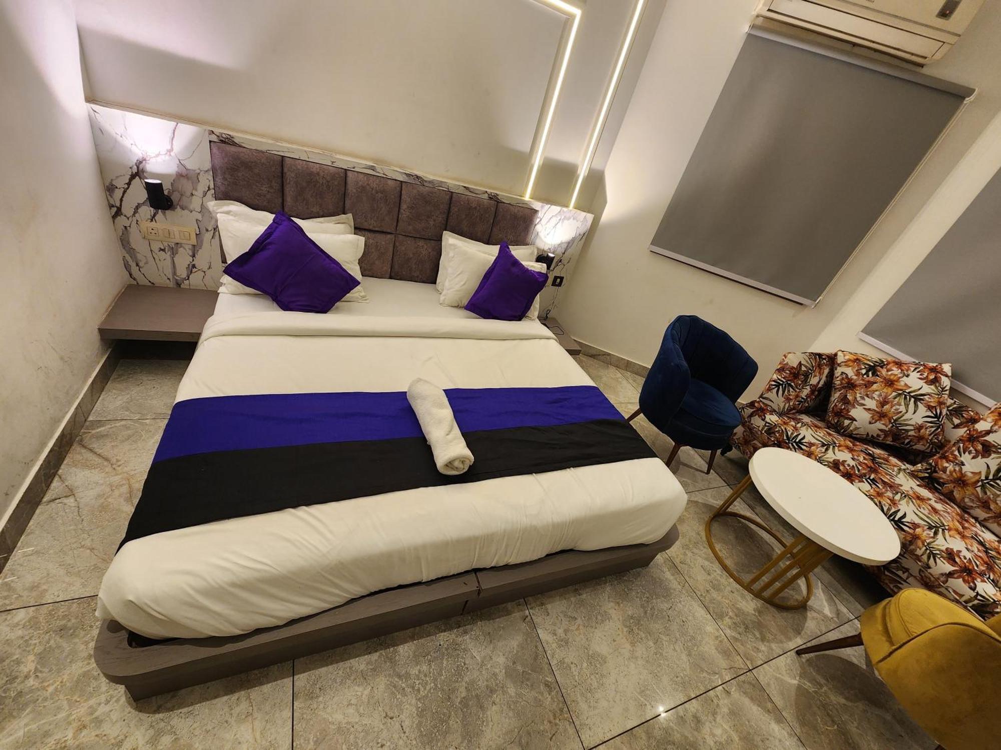 Square9 - A Boutique Hotel Gurgaon Zewnętrze zdjęcie
