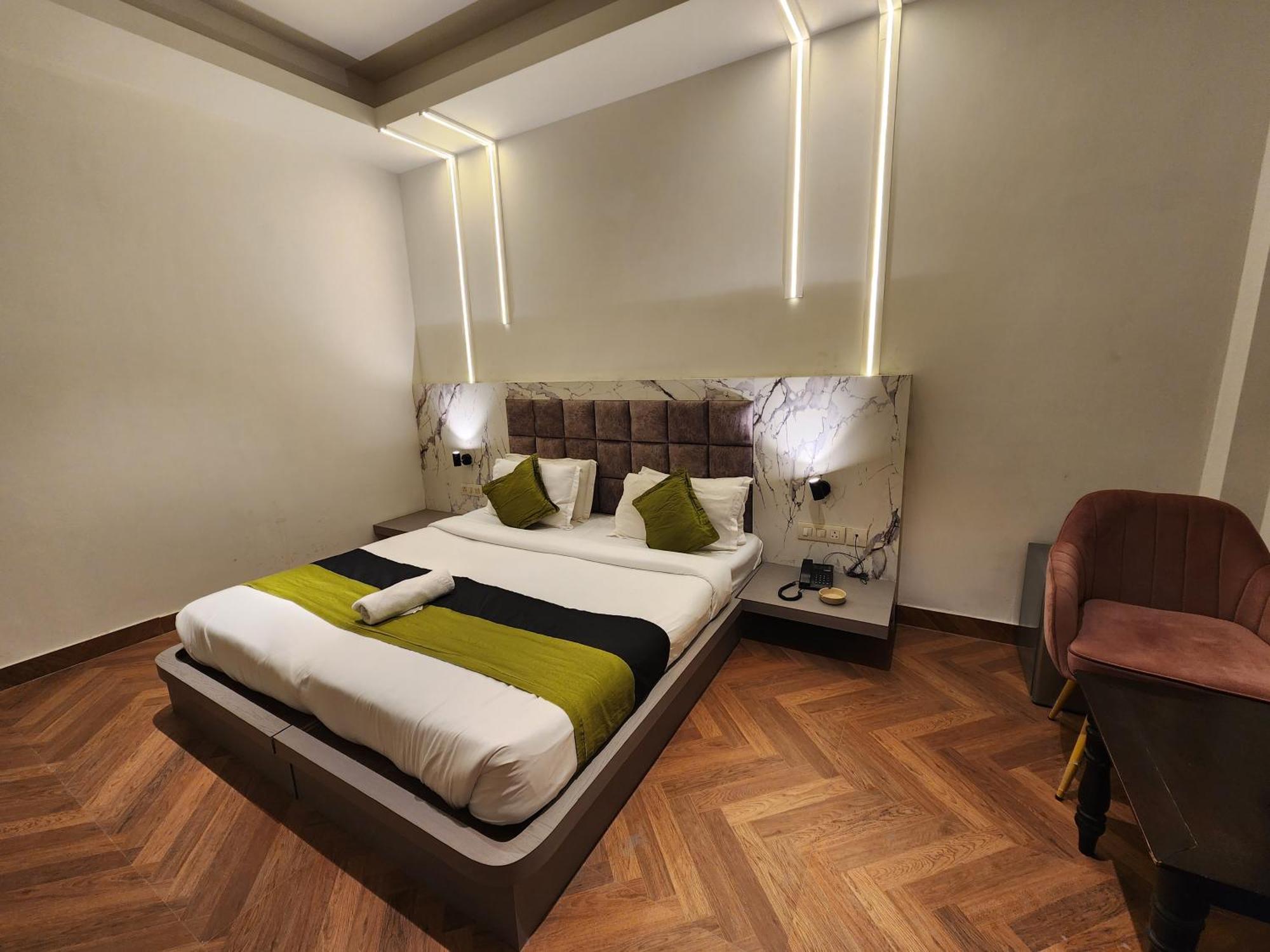 Square9 - A Boutique Hotel Gurgaon Zewnętrze zdjęcie