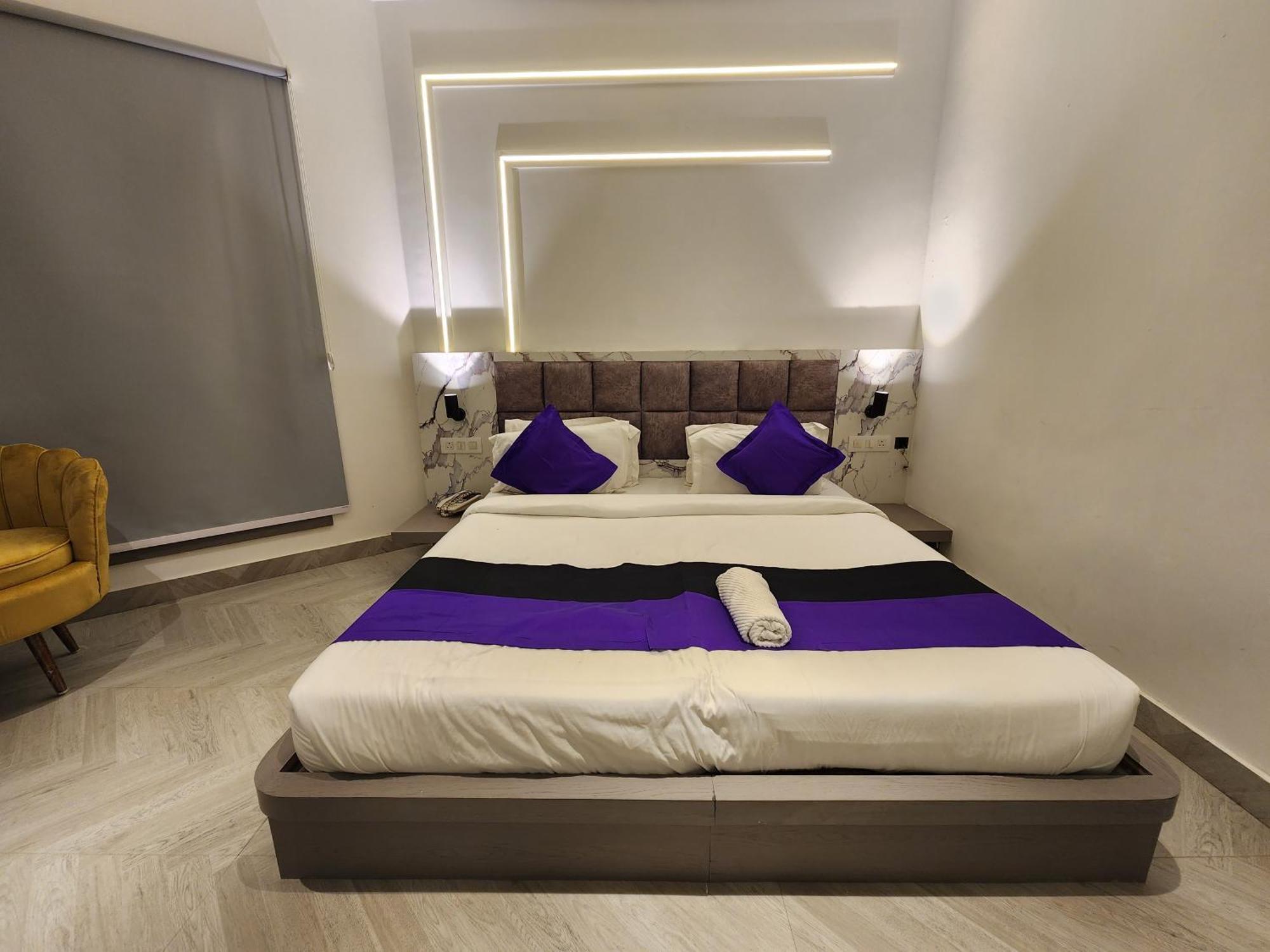 Square9 - A Boutique Hotel Gurgaon Zewnętrze zdjęcie