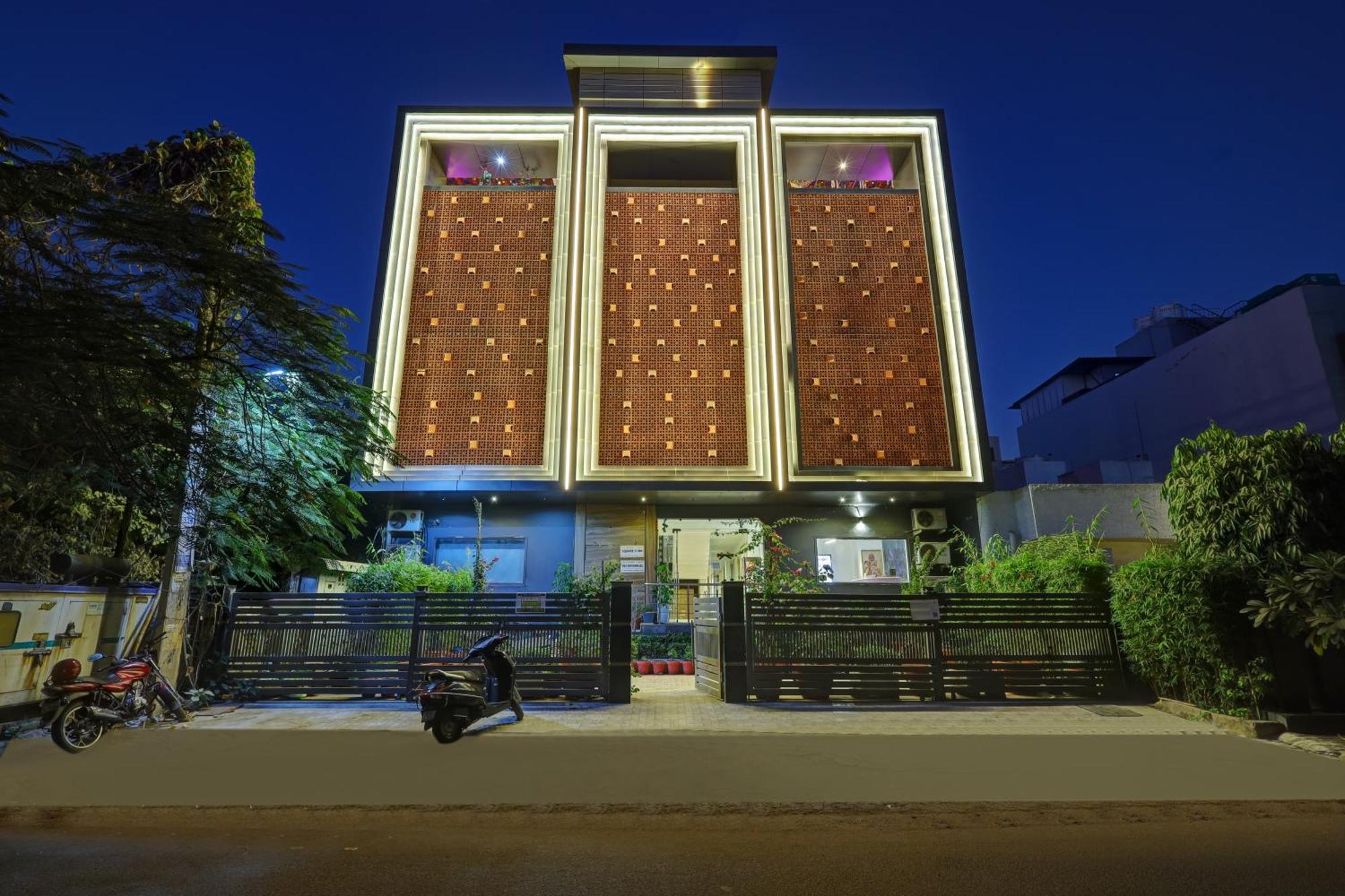 Square9 - A Boutique Hotel Gurgaon Zewnętrze zdjęcie